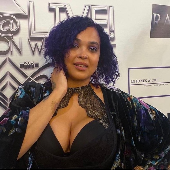 Meet your Posher, Qiana - Picture 3 of 16